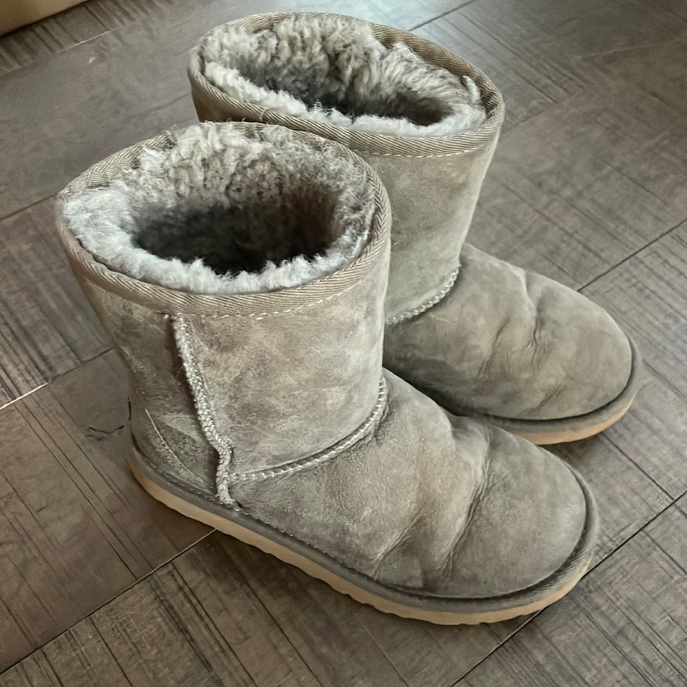 UGG girl grey boots 2
